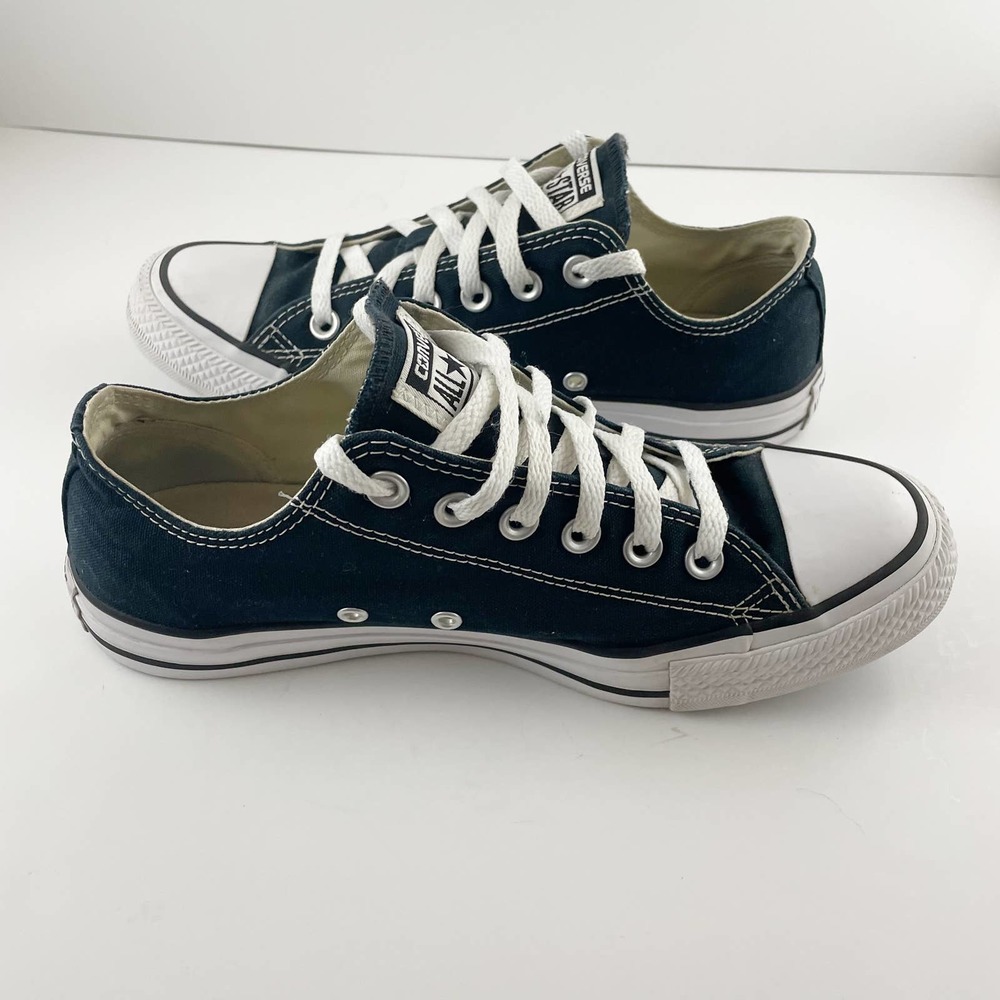 Iconic low top Converse Chuck Taylor All Star Black & white Sneakers - Picture 4 of 11